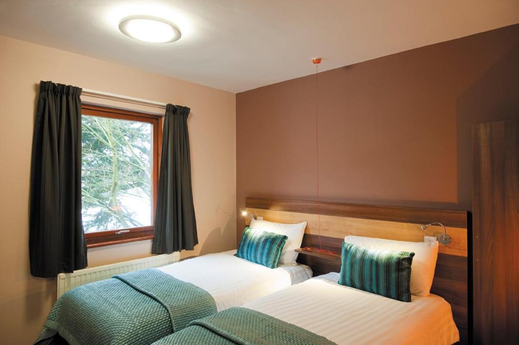 The Cedars Hotel Wokingham Room photo